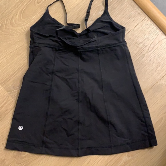 Lululemon workout top - Picture 2 of 4